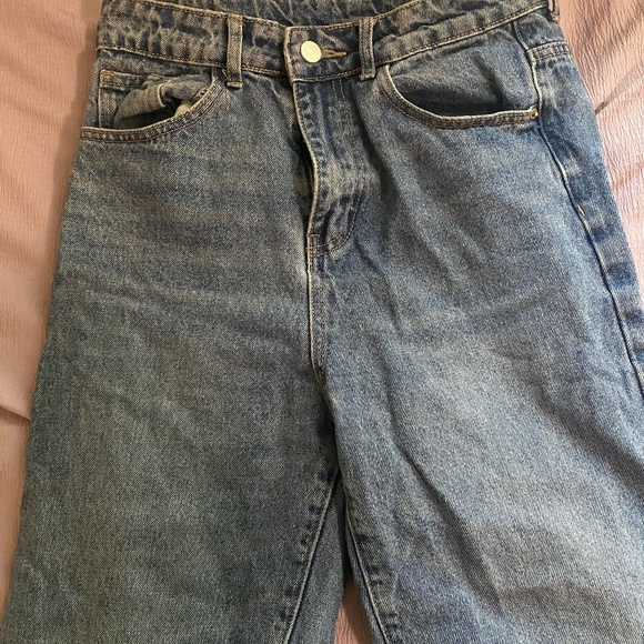 Zara Denim - Straight leg, high wasted Zara jeans